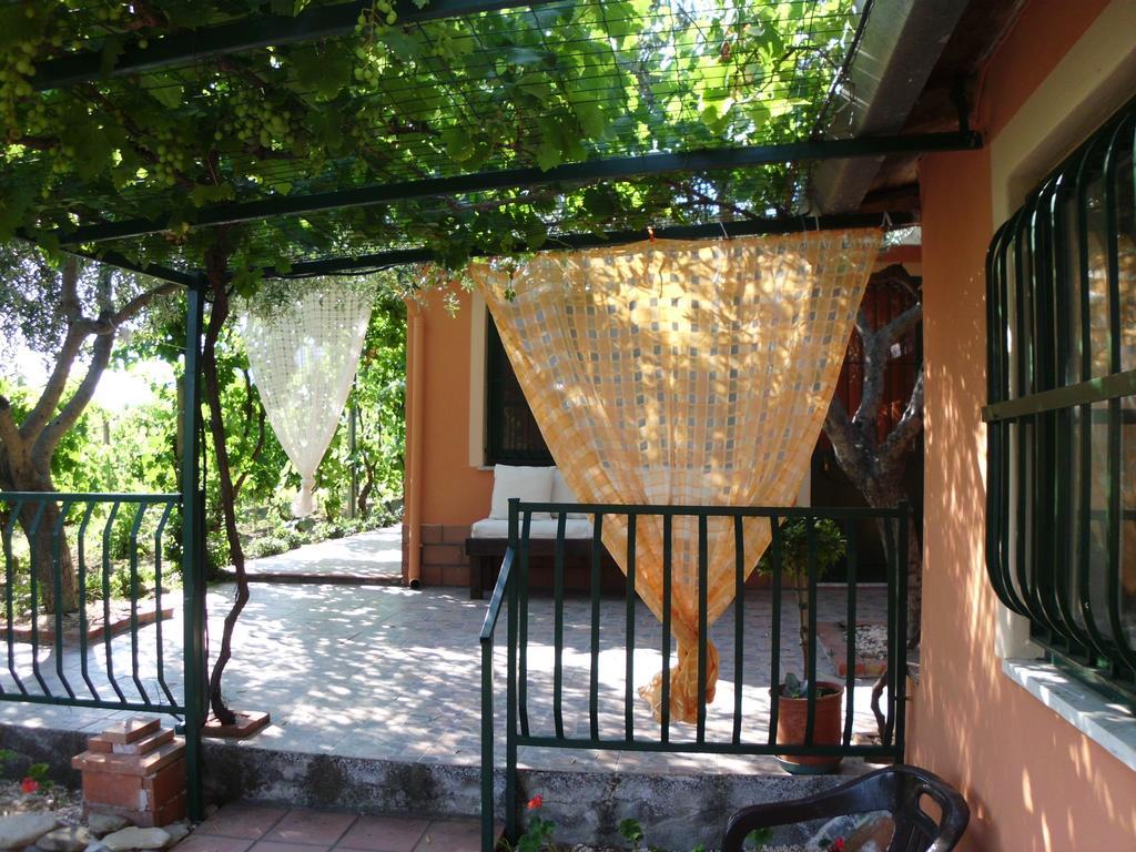 Il Vigneto "Cottage" Gaggi Buitenkant foto
